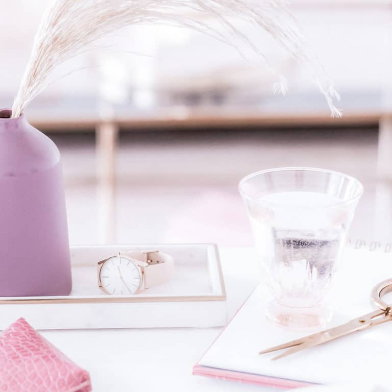 Listen in to learn about my goal-setting process, including choosing quarterly focuses + my Q1 struggles and wins! This includes a behind-the-scenes look at how I've focused and shown up bravely for my online business.